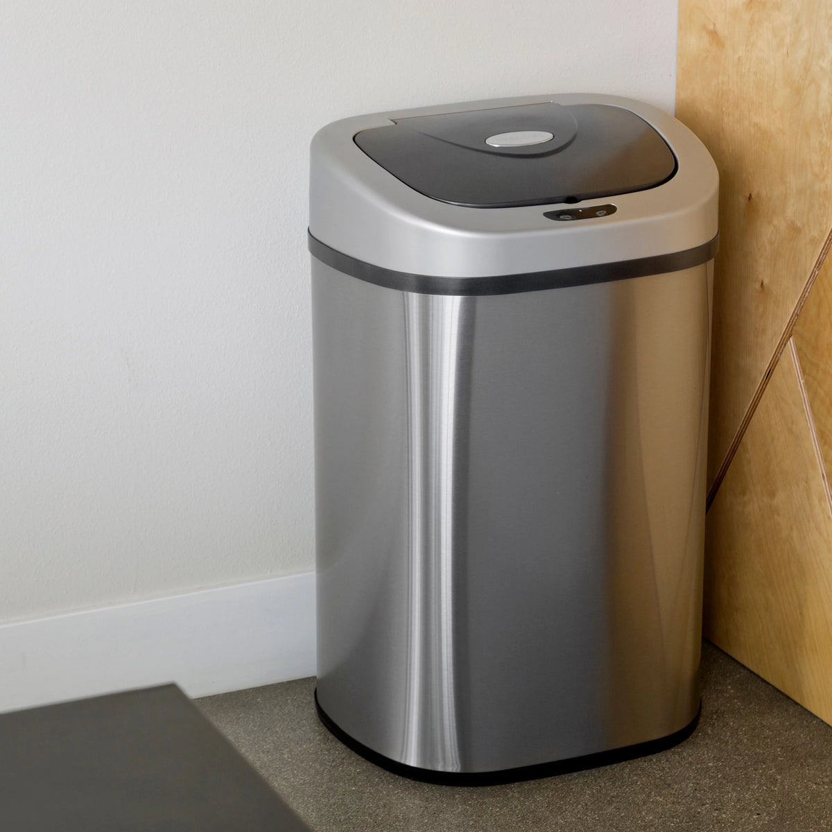 21.1 Gallon Stainless Steel Motion Sensor Trash Can Y861