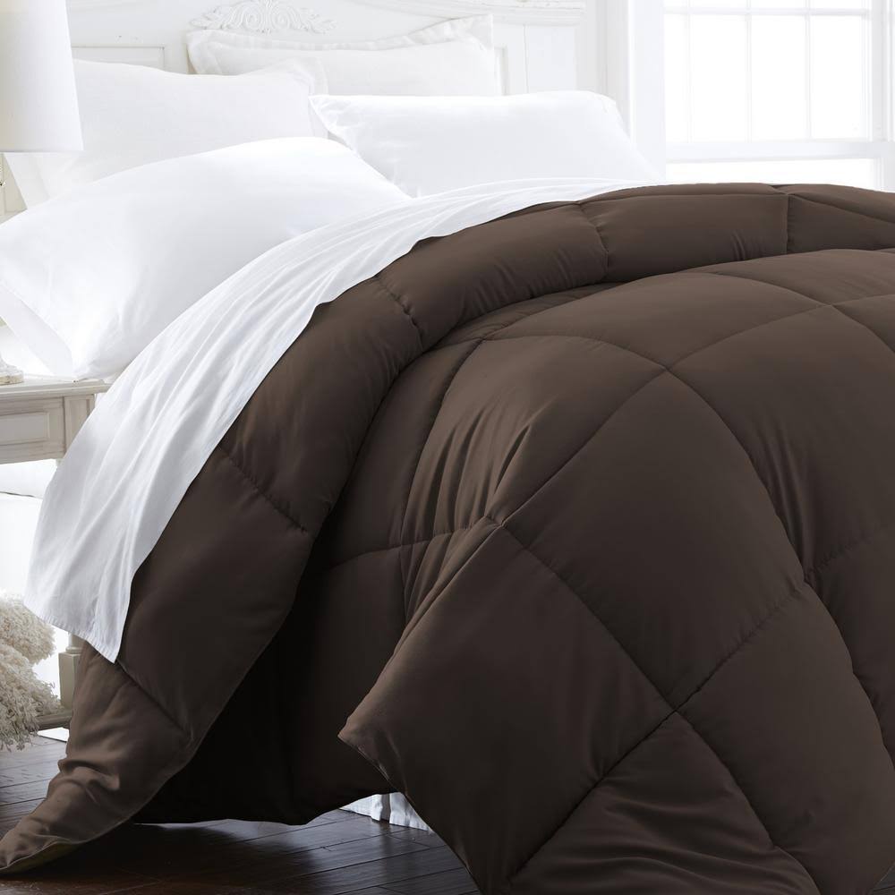 Chocolate King/Cal King Down Alternative Comforter P4578