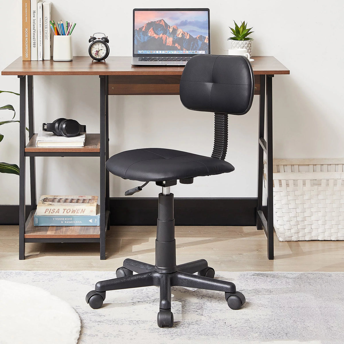 Black Adjustable Height Ergonomic Swivel Office Chair H89379