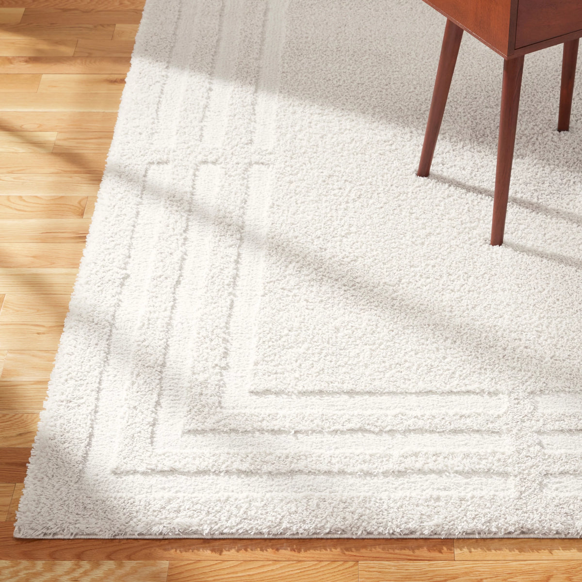 Beige Shag Area Rug 7'10"x10'2" T320166