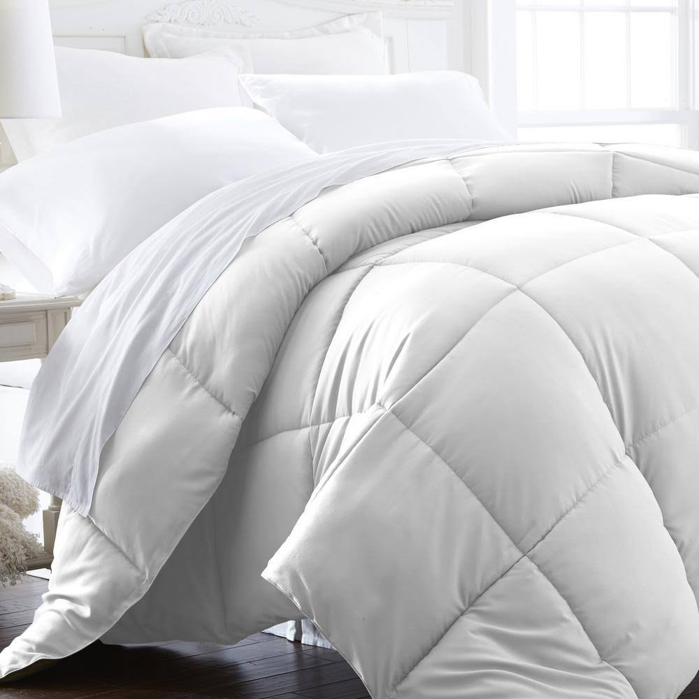 Chocolate King/Cal King Down Alternative Comforter P4578