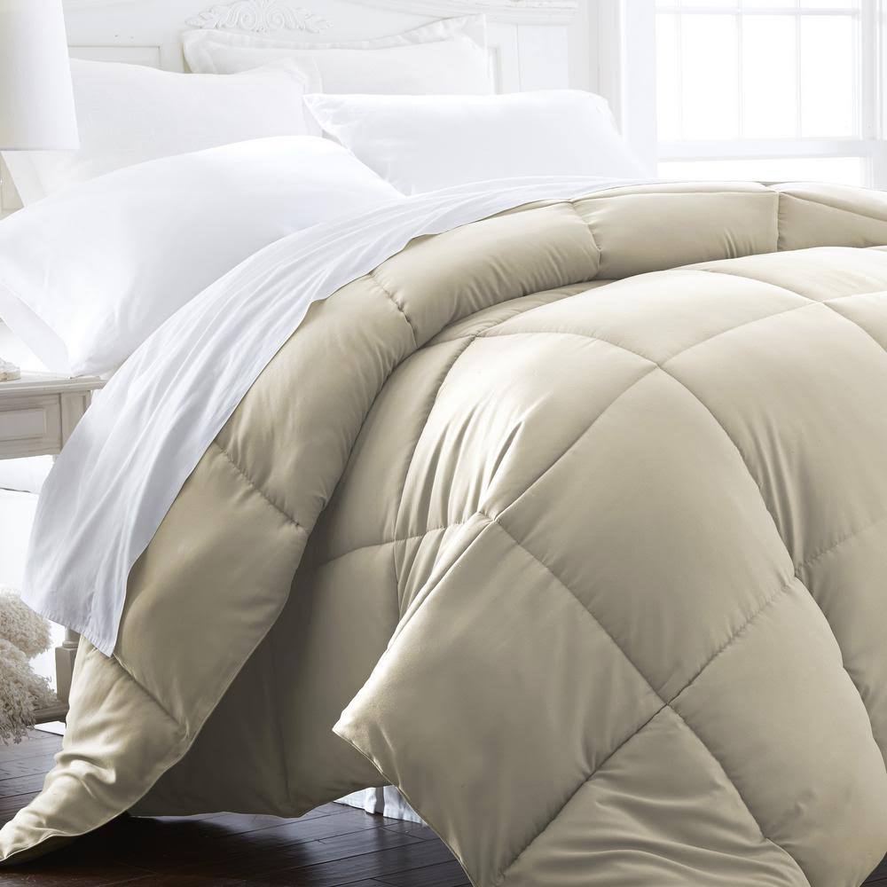 Chocolate King/Cal King Down Alternative Comforter P4578