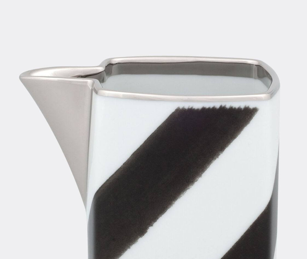 Milk Jug R607