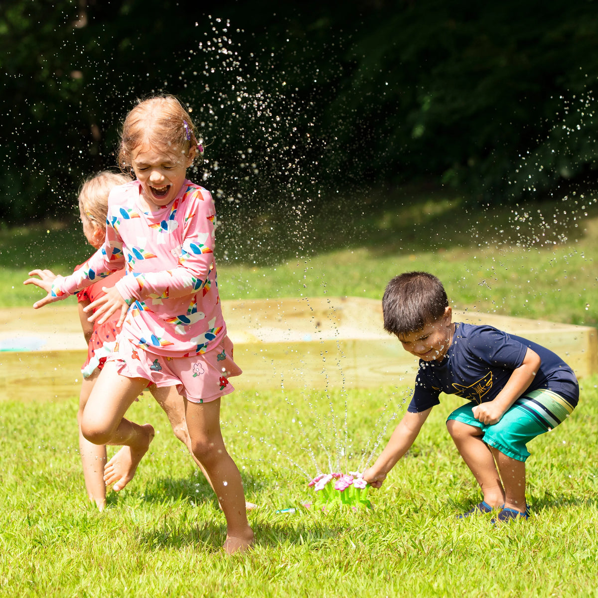 Flower Sprinkler Toy With Hose Attachment I33729