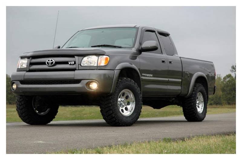 2.5 inch Toyota Suspension Lift Kit with Struts and Shocks J707198